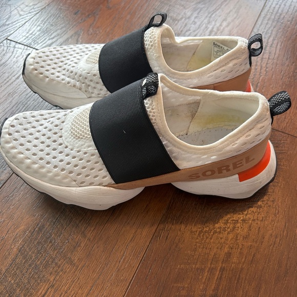 Sorel Women's Kinetic Impact Strap Sneakers Black/White Shoes Size 6 - Picture 6 of 9